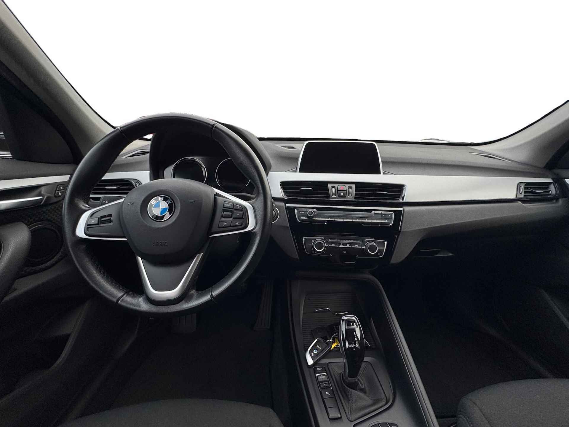 BMW X1 sDrive18i Executive  |Automaat | 1e Eigenaar | Trekhaak | Achteruitrijcamera | Parkeersensoren | Cruise Control | 1700 KG Trekgewicht | - 16/35