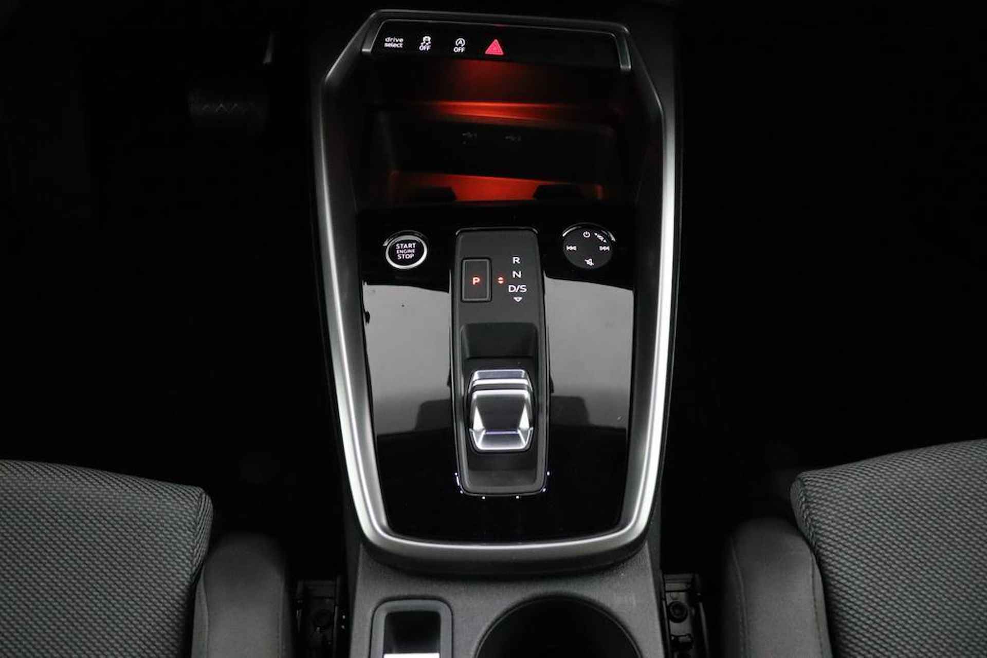 Audi A3 Limousine 30 TFSi Advanced Edition | virtual cockpit | camera | LED | 17" - 20/51