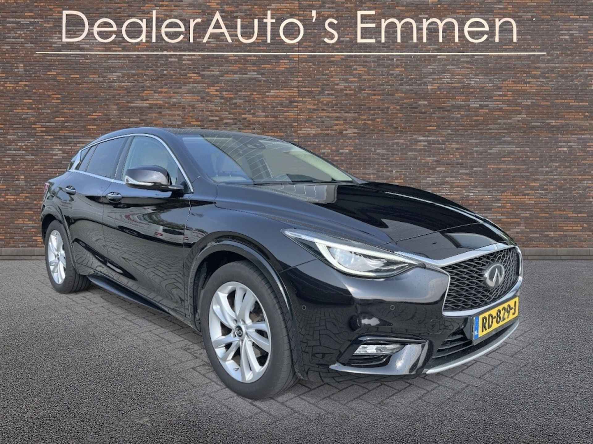 Infiniti Q30 1.6t LEDER LMV NAVIGATIE CRUISE - 2/15