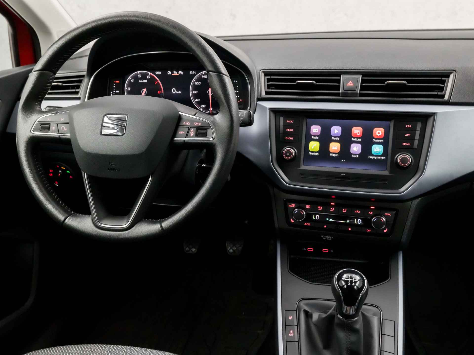 SEAT Arona 1.0 TSI Sport (DIGITAL COCKPIT, NAVIGATIE, APPLE CARPLAY, GETINT GLAS, CLIMATE, ADAPTIVE CRUISE, PARKEERSENSOREN, SPORTSTOELEN, NIEUWE APK, NIEUWSTAAT) - 7/38