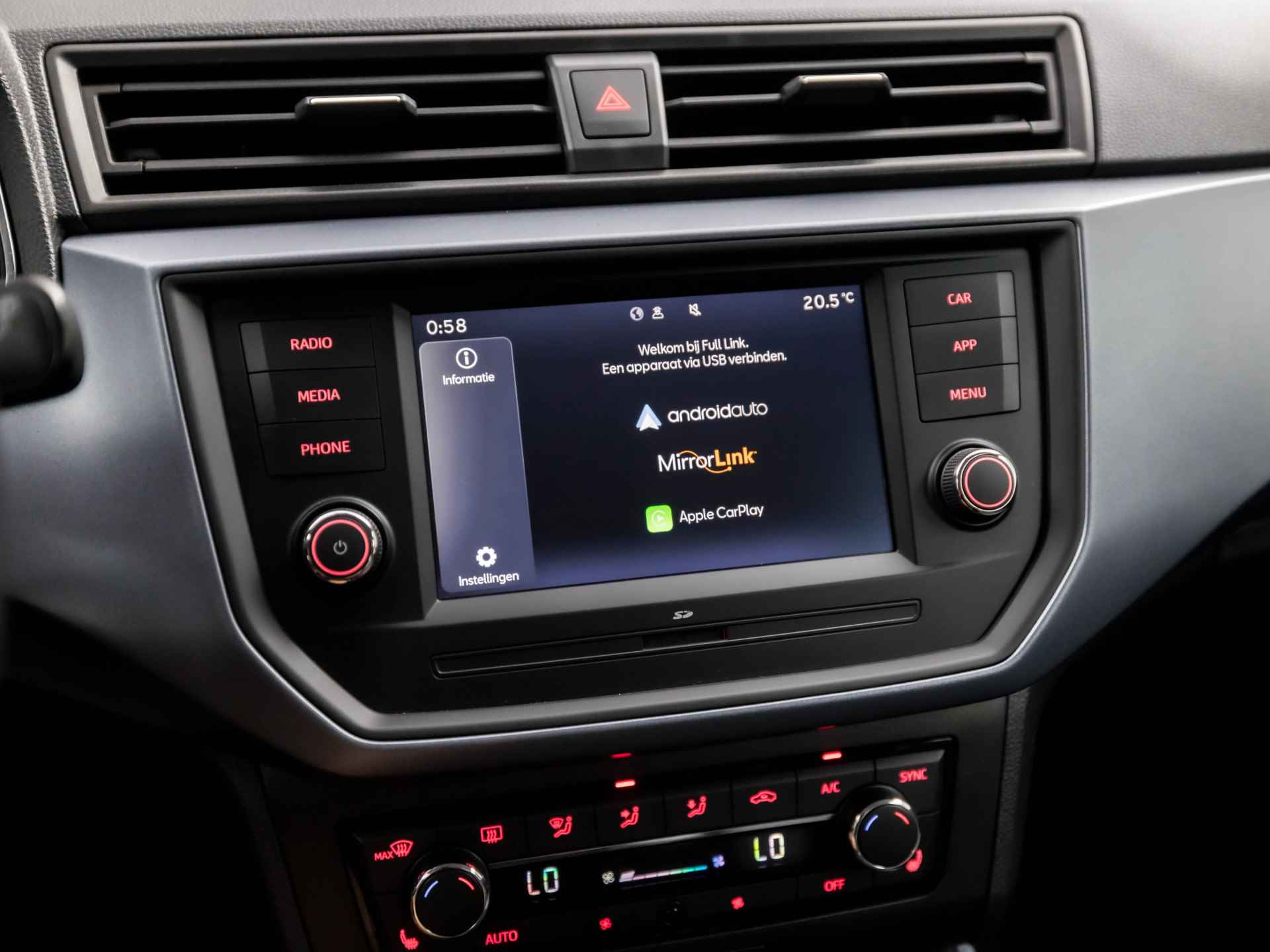 SEAT Arona 1.0 TSI Sport (DIGITAL COCKPIT, NAVIGATIE, APPLE CARPLAY, GETINT GLAS, CLIMATE, ADAPTIVE CRUISE, PARKEERSENSOREN, SPORTSTOELEN, NIEUWE APK, NIEUWSTAAT) - 22/38