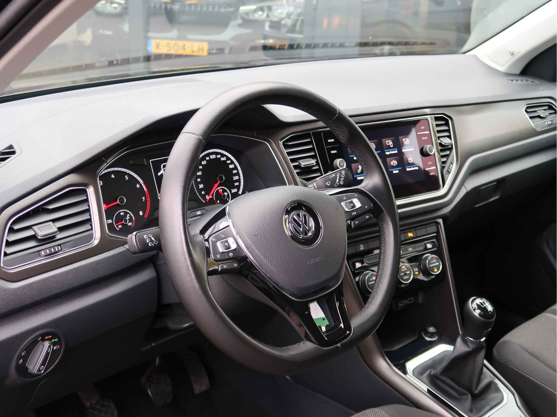 Volkswagen T-Roc 1.5 TSI 150pk Style | 18'' | App-Connect | Adapt-Cruise | - 10/22