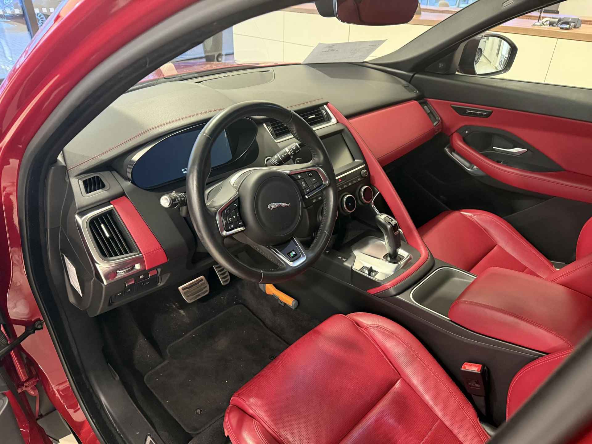 Jaguar E-PACE 2.0 P250 AWD First Edition - 5/21