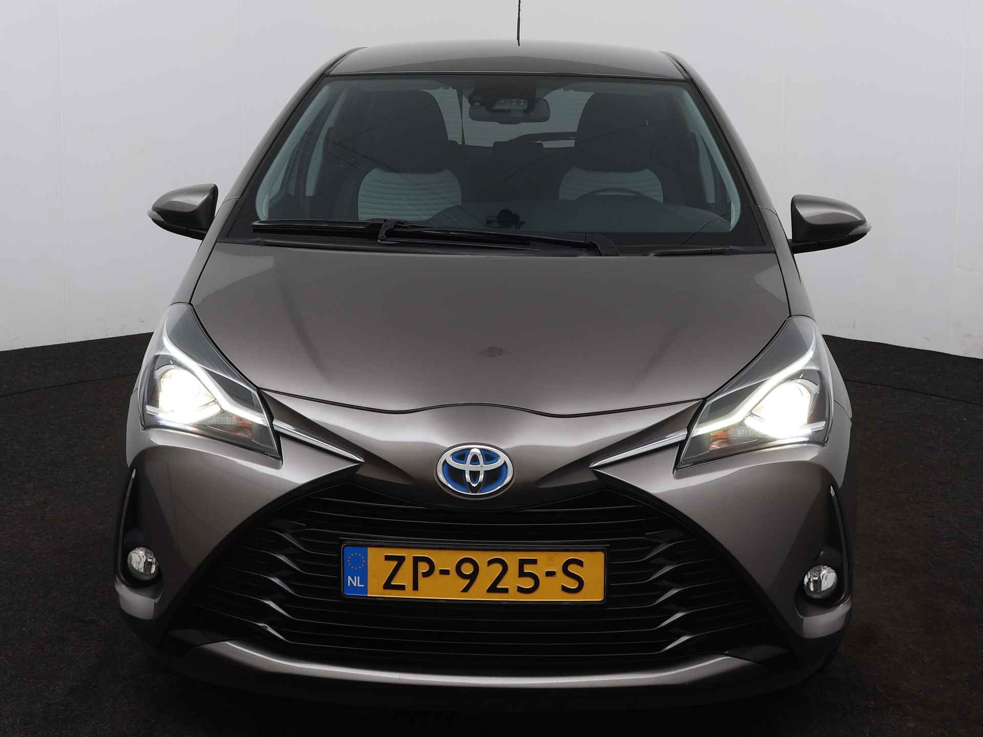Toyota Yaris 1.5 Hybrid Dynamic | Navigatie | Achteruitrijcamera | Cruise Control | Dealer onderhouden | - 27/43