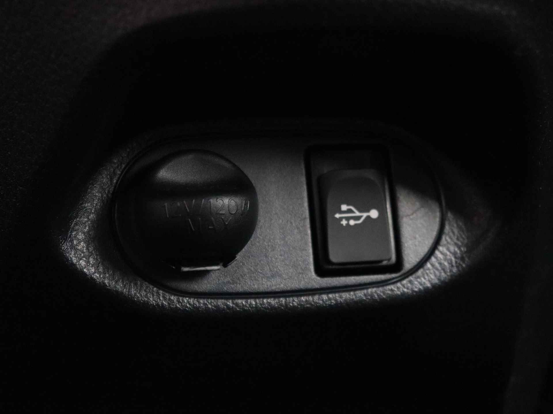Toyota Yaris 1.5 Hybrid Dynamic | Navigatie | Achteruitrijcamera | Cruise Control | Dealer onderhouden | - 35/43