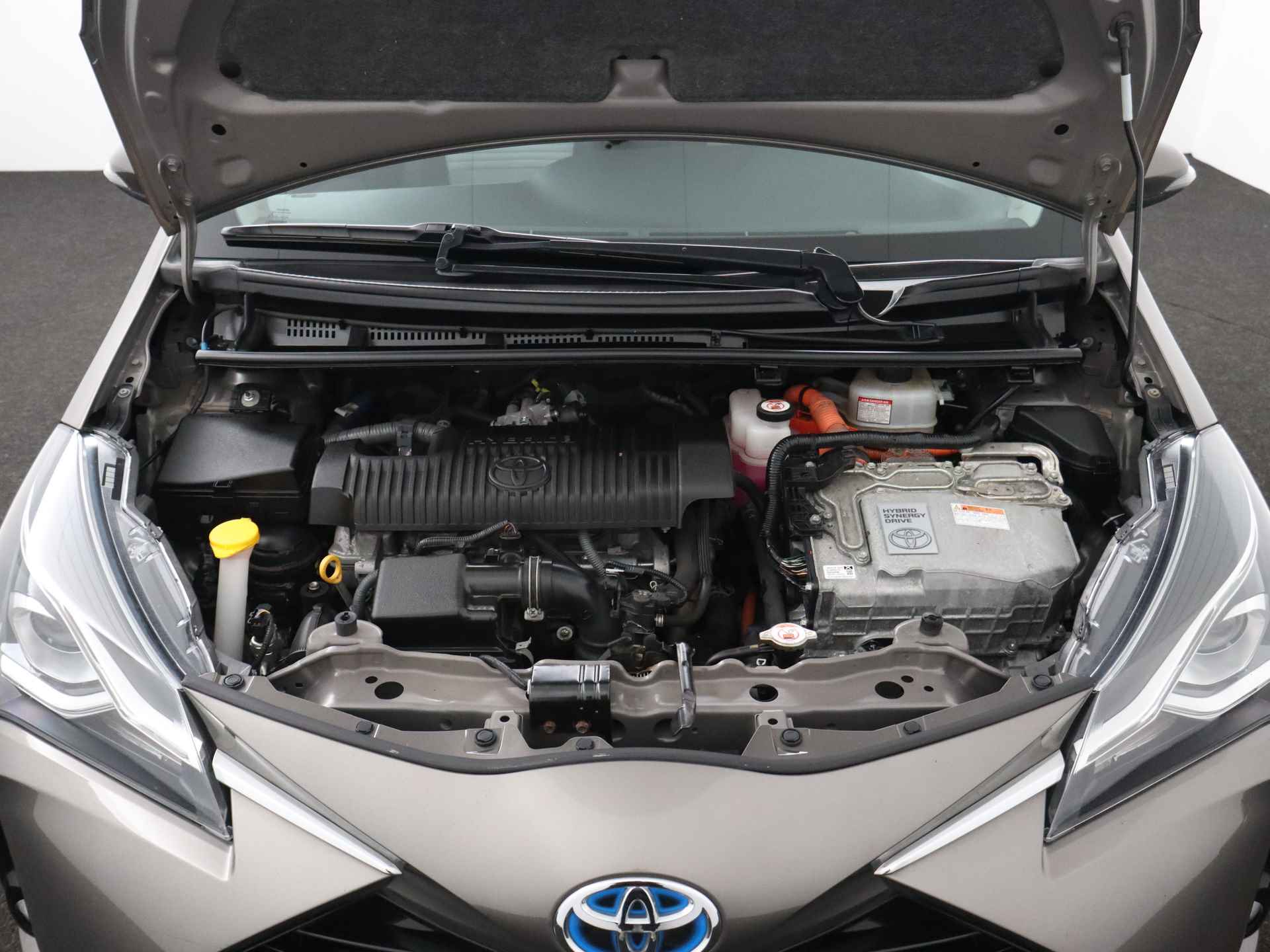 Toyota Yaris 1.5 Hybrid Dynamic | Navigatie | Achteruitrijcamera | Cruise Control | Dealer onderhouden | - 40/43