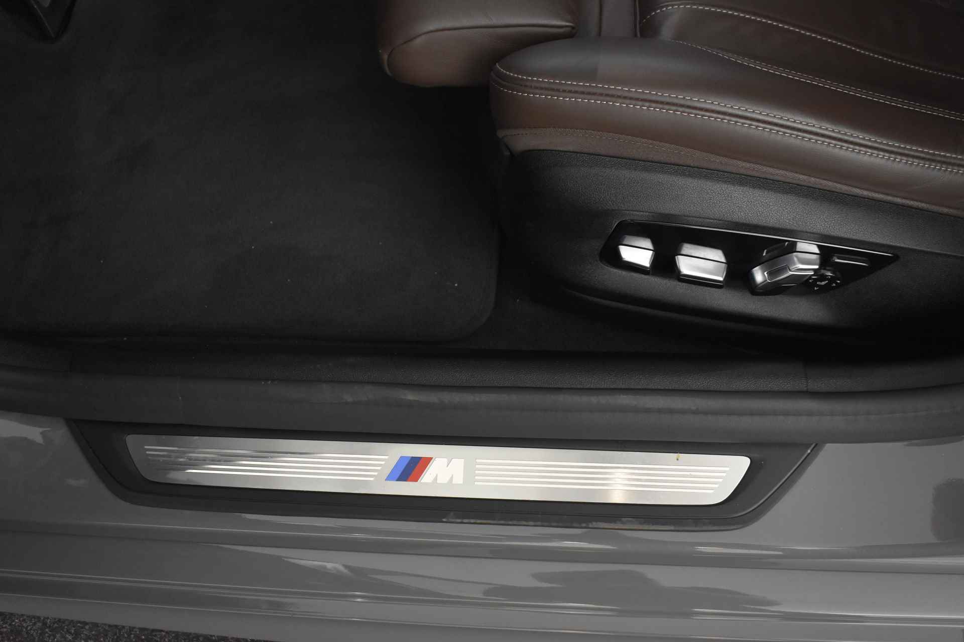 BMW 5 Serie 540i xDrive High Executive M Sport Automaat / Schuif-kanteldak / Bowers & Wilkins / Head-Up / Live Cockpit Professional / Laserlight / Stoelverwarming voor + achter - 39/40