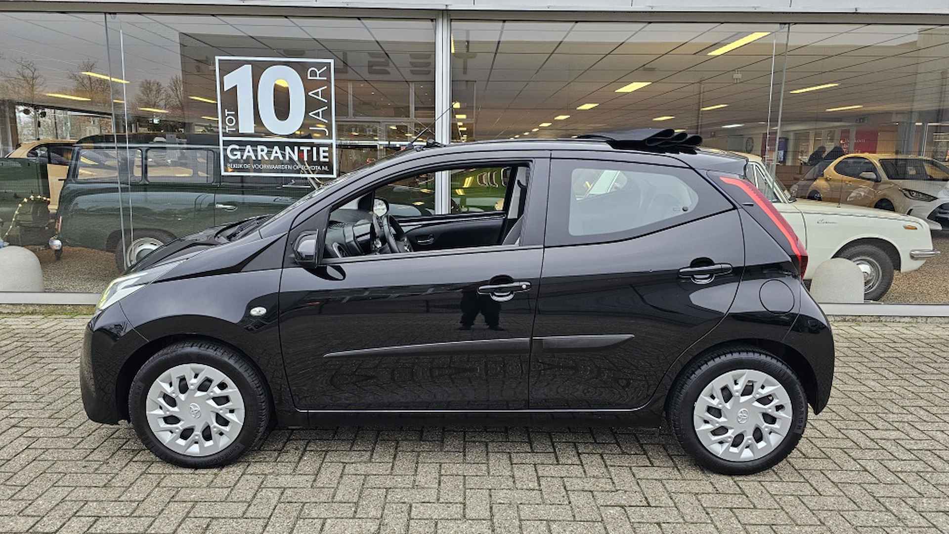 Toyota Aygo 1.0 x-play NLauto | 1e eigenaar | dealeronderhouden - 3/20