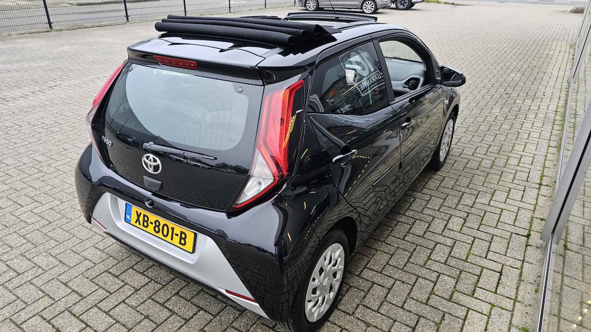 Toyota Aygo 1.0 x-play NLauto | 1e eigenaar | dealeronderhouden - 6/20