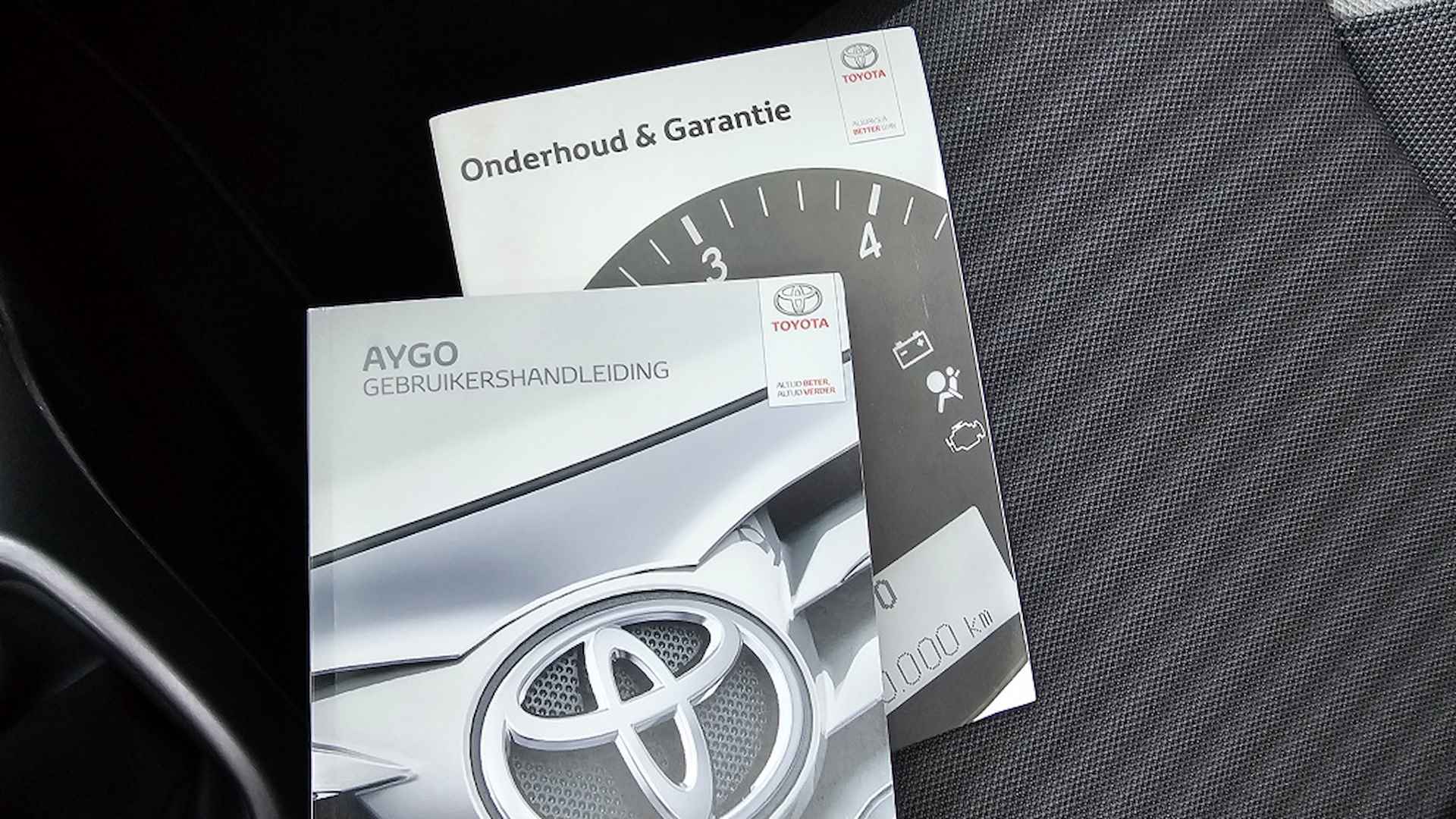 Toyota Aygo 1.0 x-play NLauto | 1e eigenaar | dealeronderhouden - 17/20