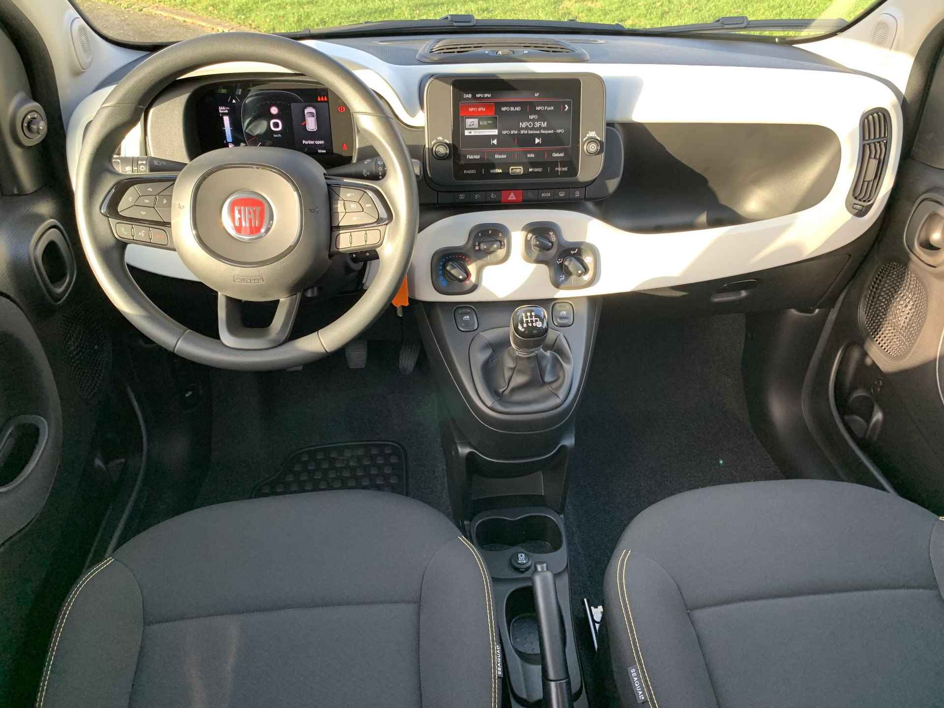 Fiat Panda 1.0 Hybrid Pandina | APPLE CARPLAY/ANDROID AUTO | PARKEERSENSOREN | CRUISE CONTROL | AIRCO - 4/18