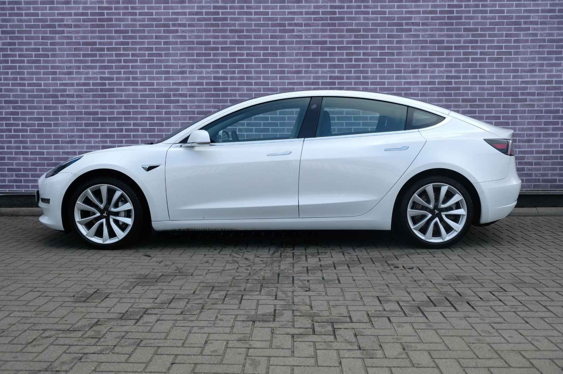 Tesla Model 3 Long Range AWD 75 kWh | Autopilot | Panoramadak | Leder | Navigatie | BTW | 19’’ Sport Wheels | Bluetooth | - 4/29