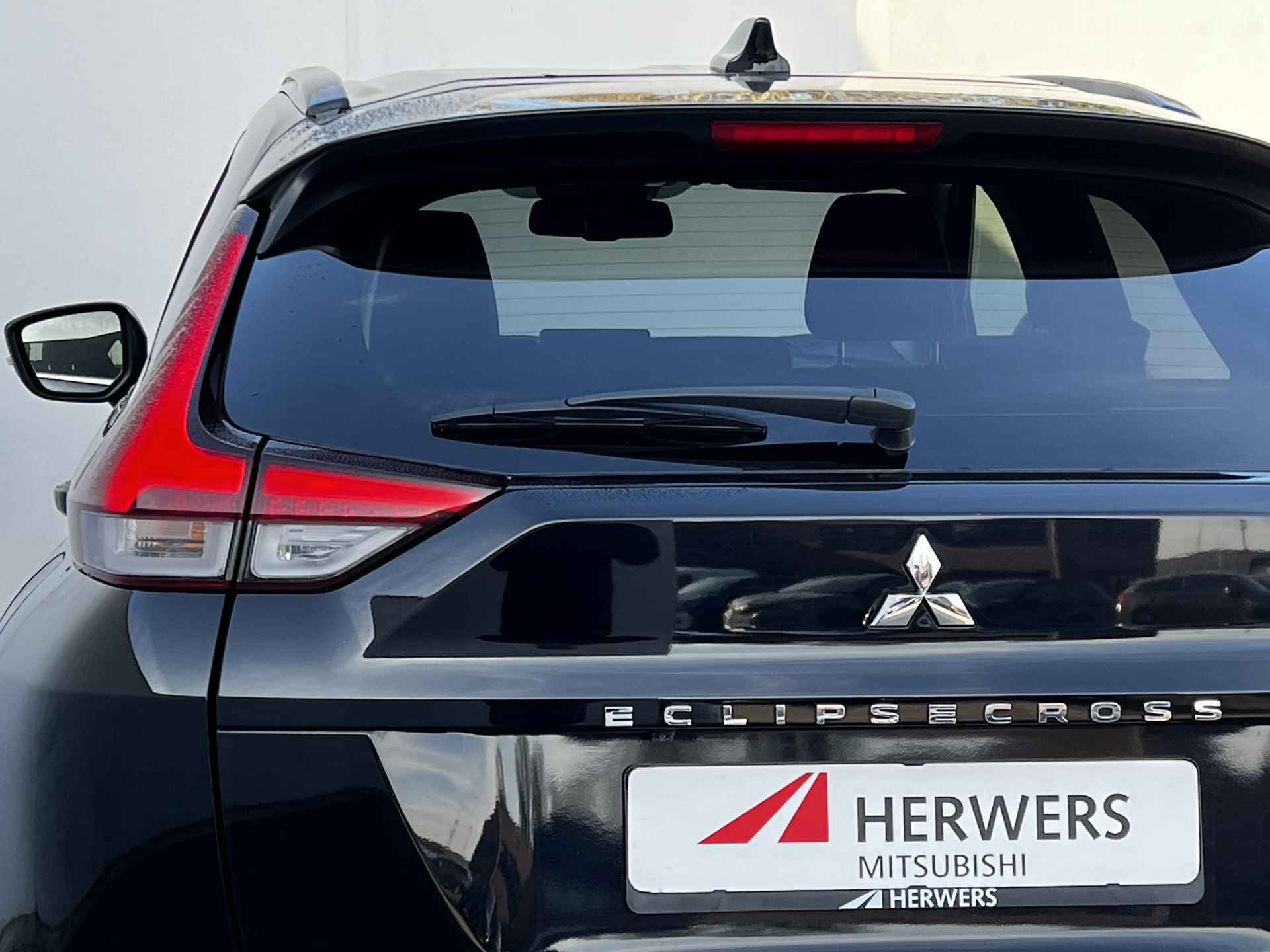 Mitsubishi Eclipse Cross 2.4 PHEV Intens S-AWC 4WD Automaat / EAER bereik 45 km / EAER bereik stad 55 km / 1.500 kg Trekgewicht / Navigatie via Apple Carplay of Android Auto / Achteruitrijcamera / - 46/48