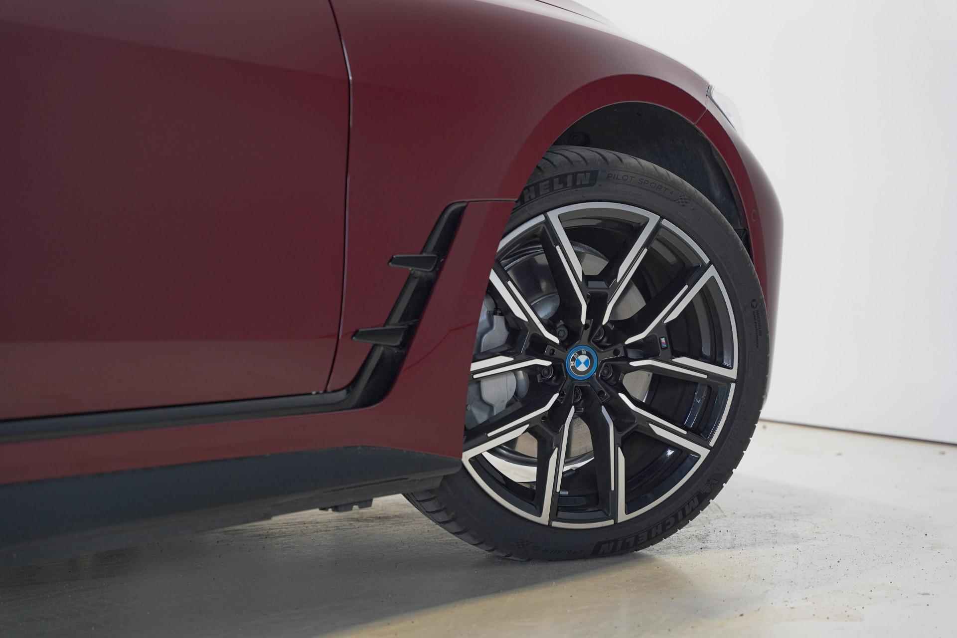 BMW i4 eDrive35 High Executive M Sportpakket - 25/32