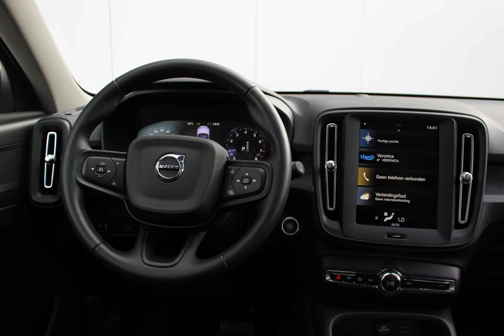 Volvo XC40 T2 129PK AUT8 Momentum Core Navigatiesysteem, Semi Elektr. Trekhaak, Bluetooth Telefonie & Audio, Cruise Control, Climate Control, LED Koplampen, - 27/31