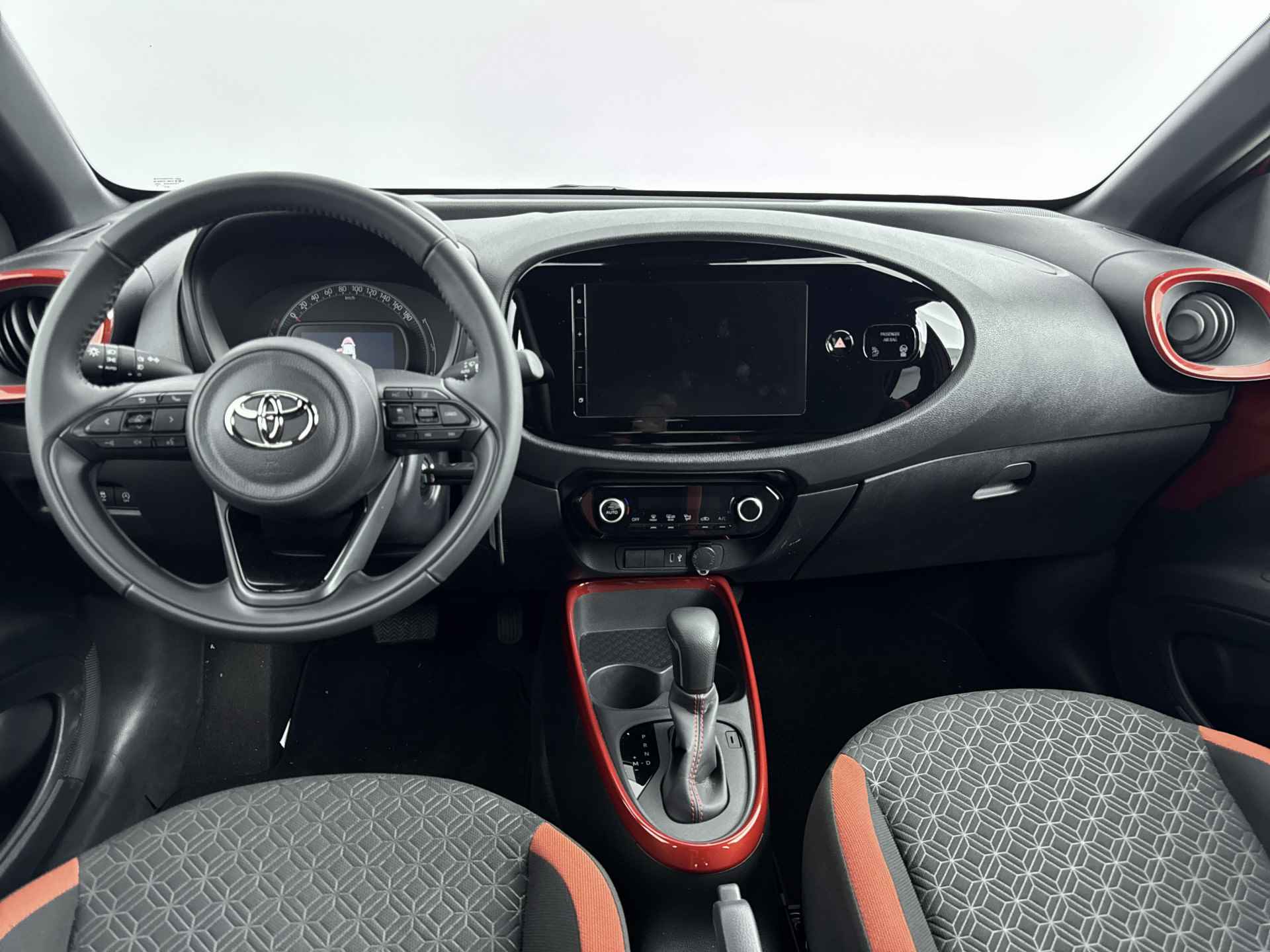 Toyota Aygo X 1.0 VVT-i S-CVT Pulse | Demo | Automaat | Climate Control | Achteruitrij Camera | - 6/40