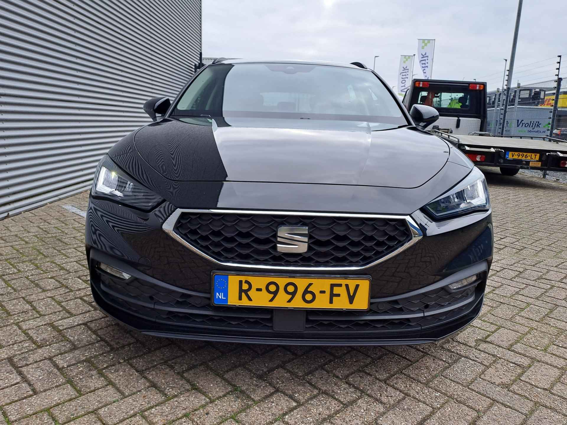 SEAT Leon Sportstourer 1.0 TSI Style Business Intense Parkeer assistent | Adaptive Cruise | Climate | Navigatie - 5/34