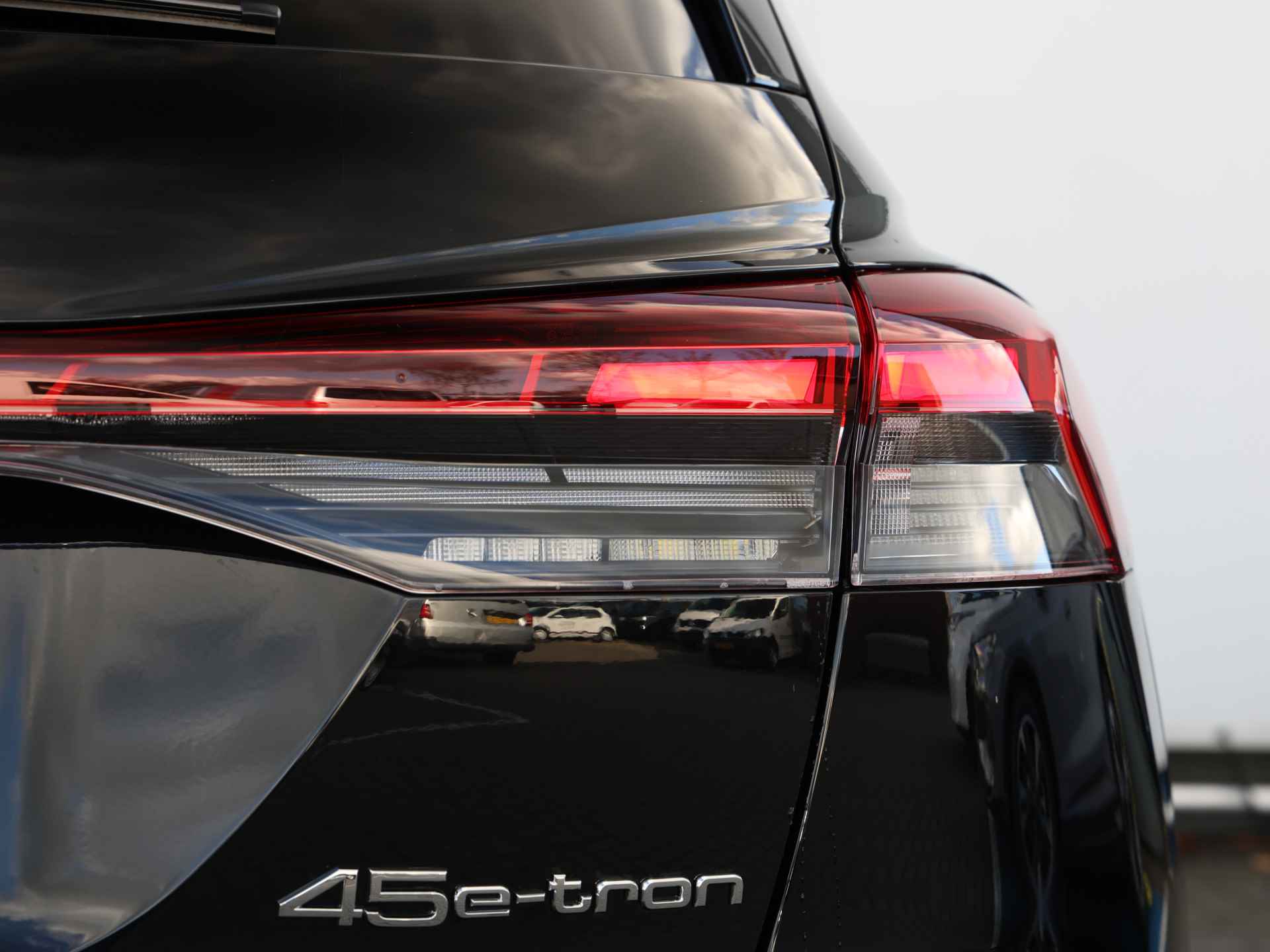 Audi Q4 e-tron Edition | 45 210kW/286pk | 82Kwh | Comfortpakket | Privacy glass | - 17/47