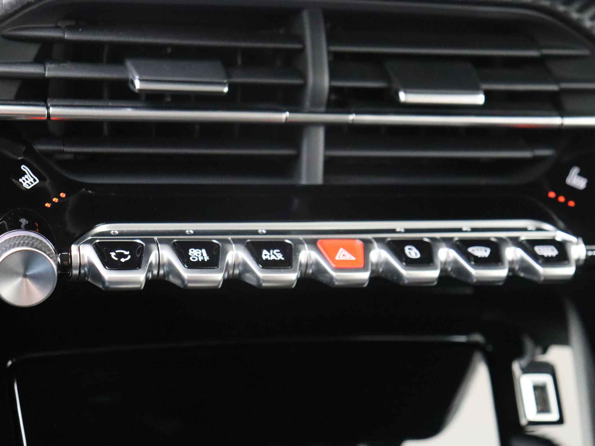 Peugeot e-208 EV Style 50 kWh | Navigatie en Carplay | Airco | Stoelverwarming | Cruise Control | Demo | - 13/45
