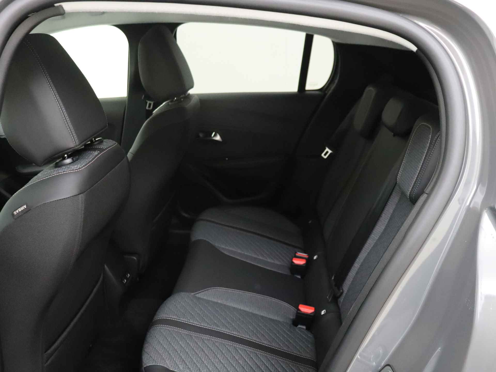 Peugeot e-208 EV Style 50 kWh | Navigatie en Carplay | Airco | Stoelverwarming | Cruise Control | Demo | - 21/45