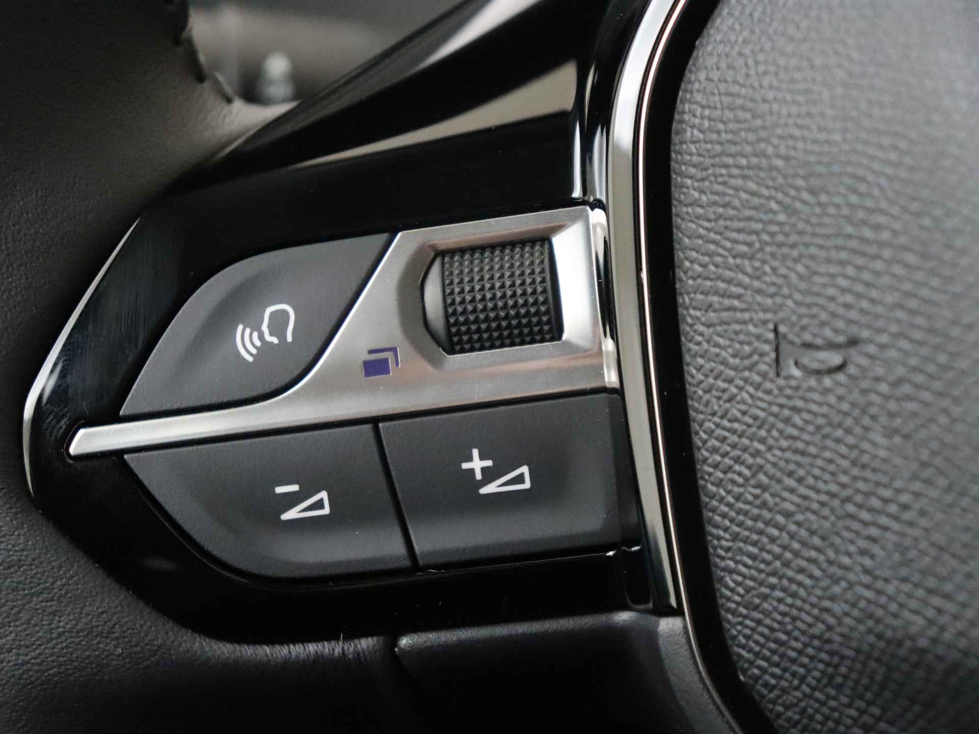 Peugeot e-208 EV Style 50 kWh | Navigatie en Carplay | Airco | Stoelverwarming | Cruise Control | Demo | - 22/45