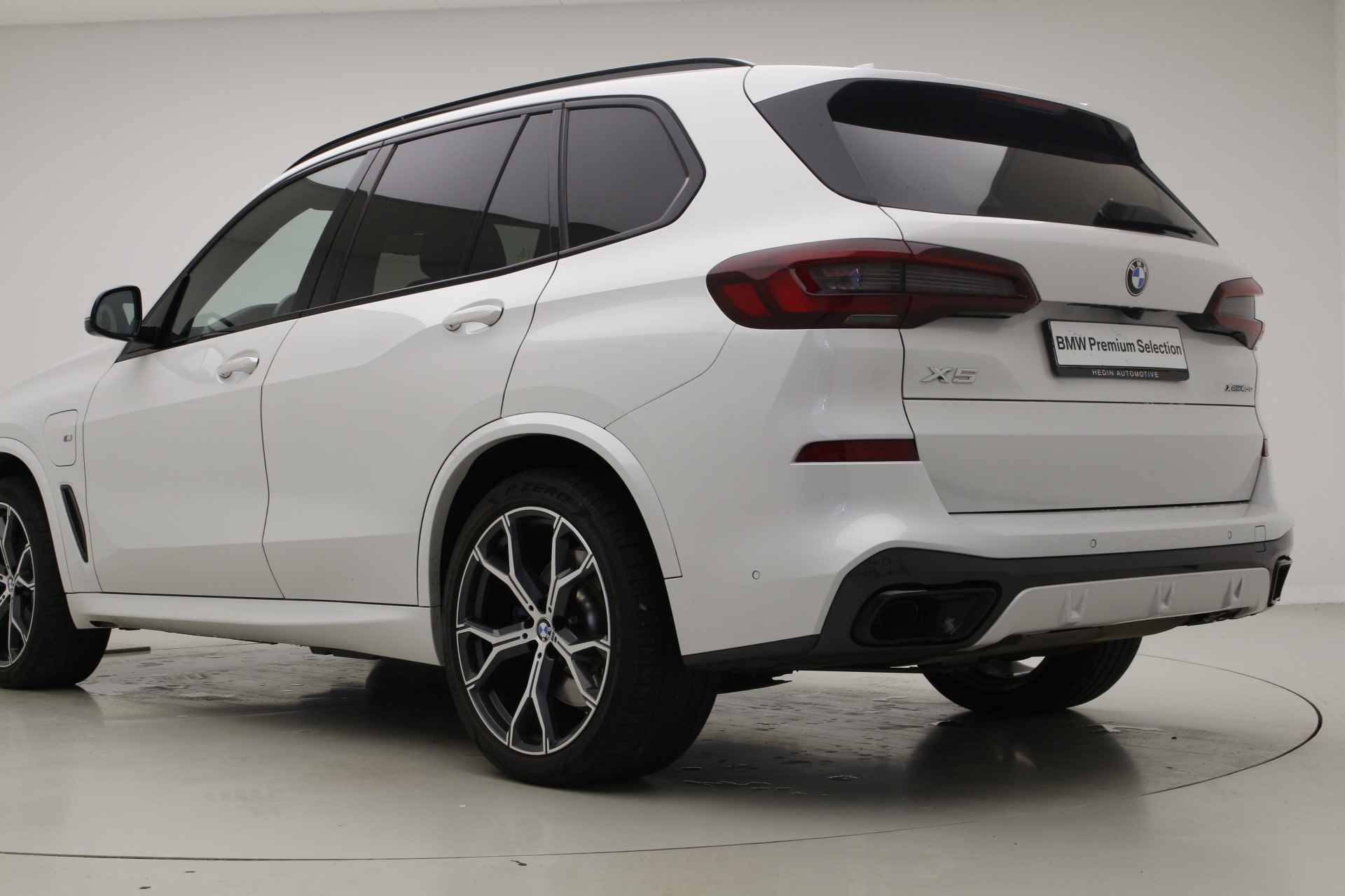 BMW X5 xDrive45e M-Sport | 21" | Panorama | Harman Kardon | Trekhaak | Soft Close | Driving Assistant Professional - 12/47