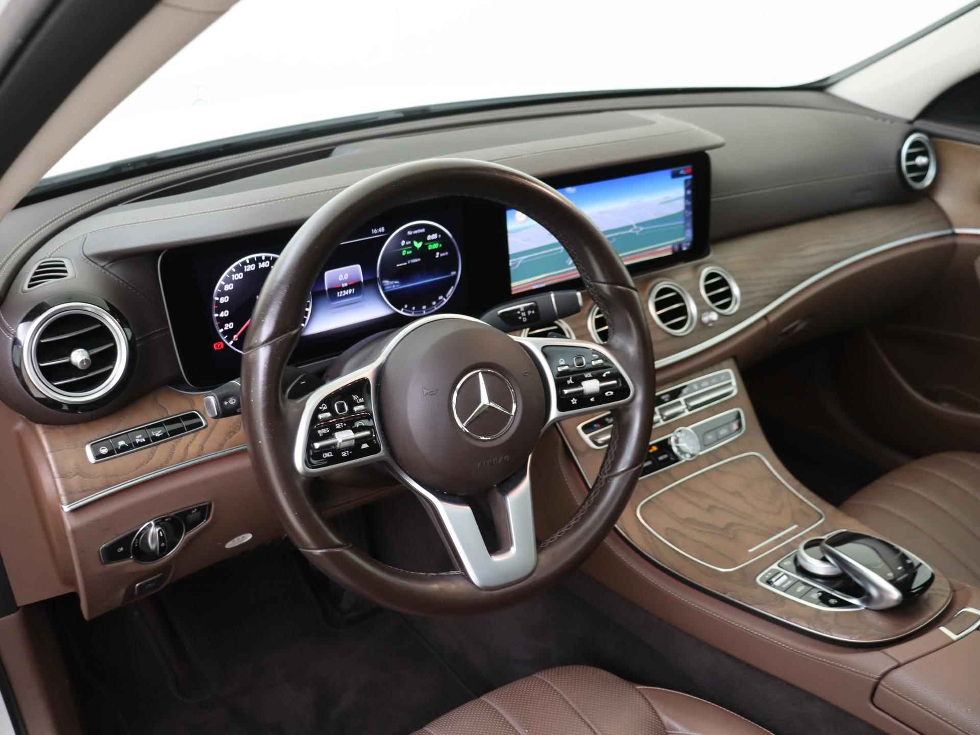 Mercedes-Benz E-klasse 350 Premium Plus / Stoelverwarming / Stoelventilatie / 360Graden-Camera / Panaroma-schuifdak / Luchtvering / Memory-Stoelen / - 10/33