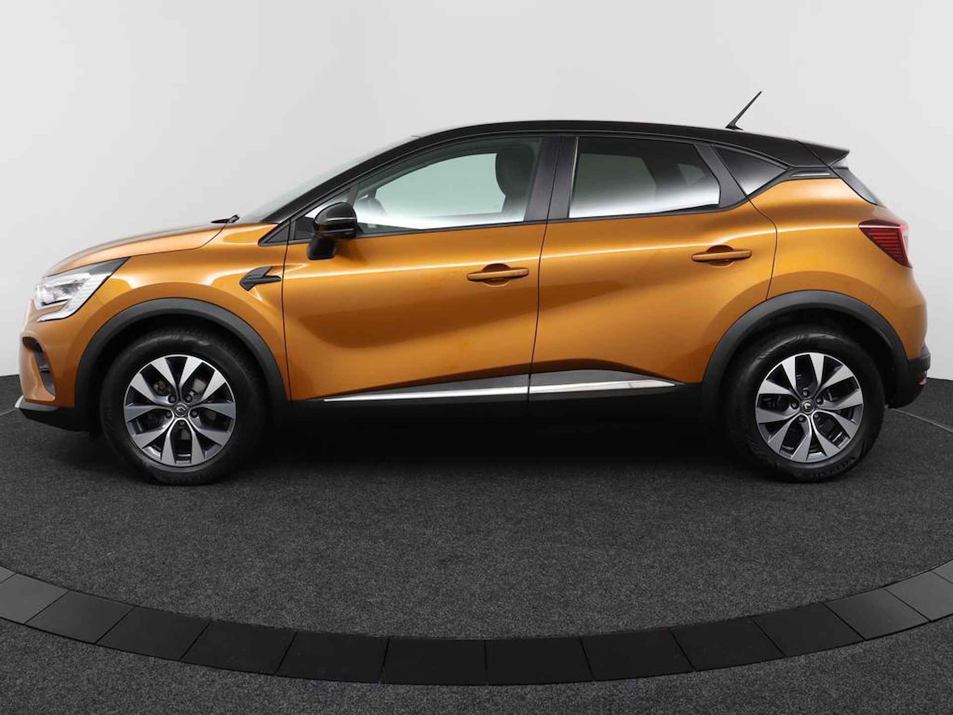 Renault Captur 1.0 TCe 100 Intens | All-Season banden | Climate Control | Navigatie | Two-Tone Kleurstelling | Cruise Control | Stoelverwarming - 8/44