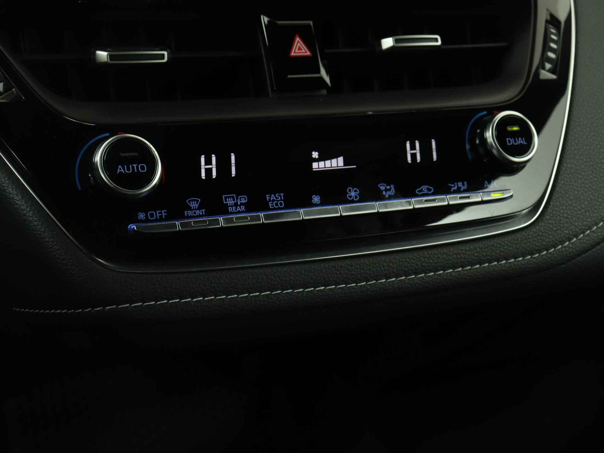 Toyota Corolla Touring Sports Hybrid Active | Camera | Climate Control | LM velgen | Cruise Control Adaptief | - 12/42