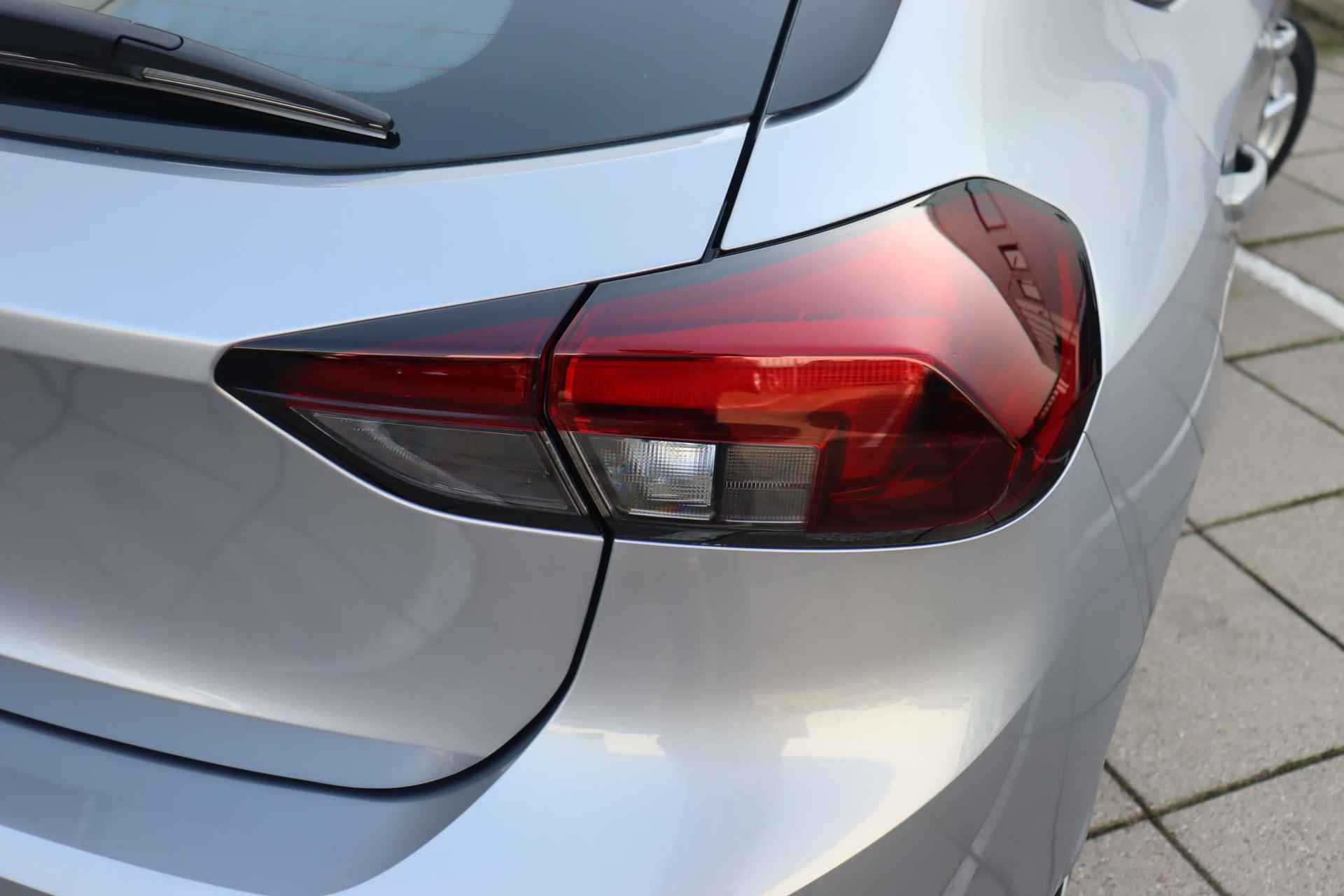 Opel Corsa 1.2T 100PK Edition Stoel-Stuurverwarming Parkeersensoren Lichtmetalen Velgen Apple CarPlay - 17/44