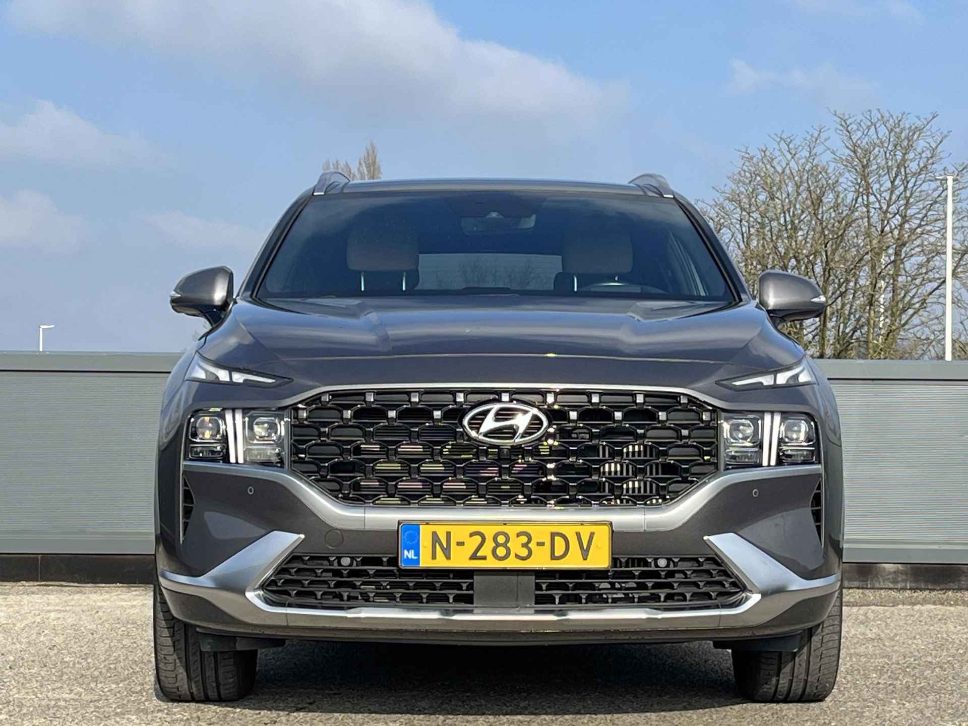 Hyundai Santa Fe 1.6 T-GDI HEV 230 PK Premium Plus Sky | Unieke kmstand | Schuifkanteldak | Lederen bekleding | Navi Pro | - 4/69