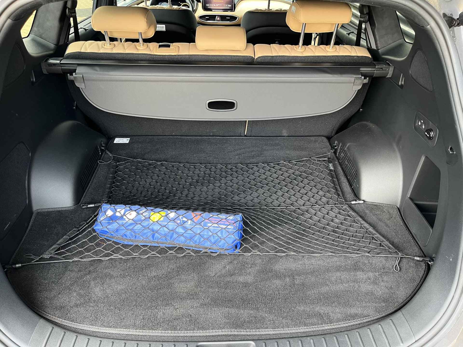 Hyundai Santa Fe 1.6 T-GDI HEV 230 PK Premium Plus Sky | Unieke kmstand | Schuifkanteldak | Lederen bekleding | Navi Pro | - 18/69