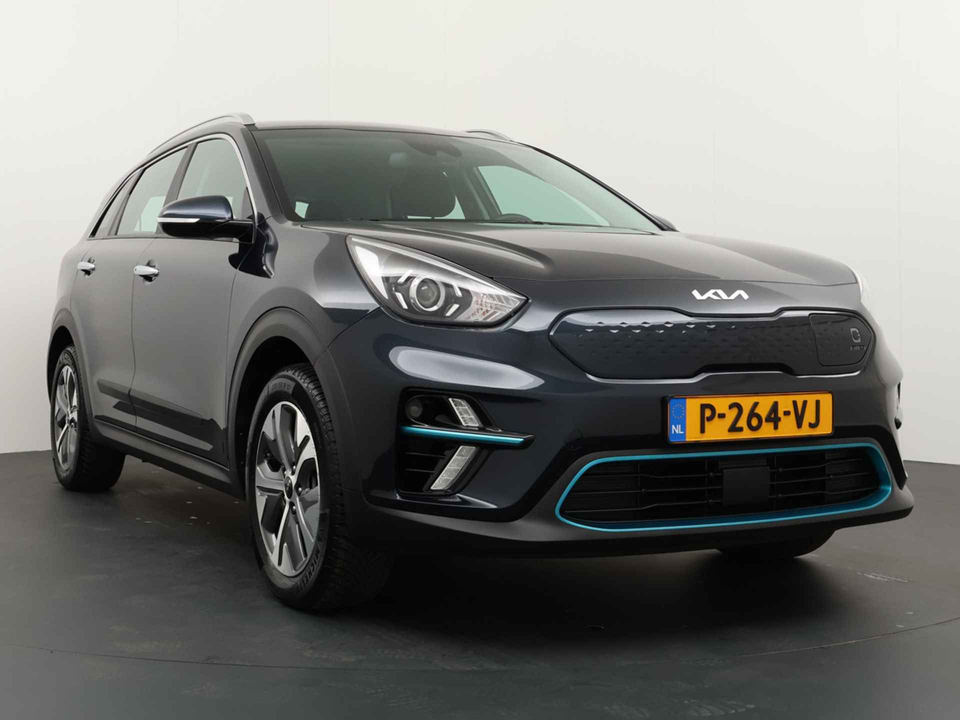 Kia e-Niro DynamicLine 64 kWh. - Apple CarPlay/Android Auto - Achteruitrijcamera - Adaptieve Cruise Control - Navigatie - Fabrieksgarantie tot 06-2029 - 12/51