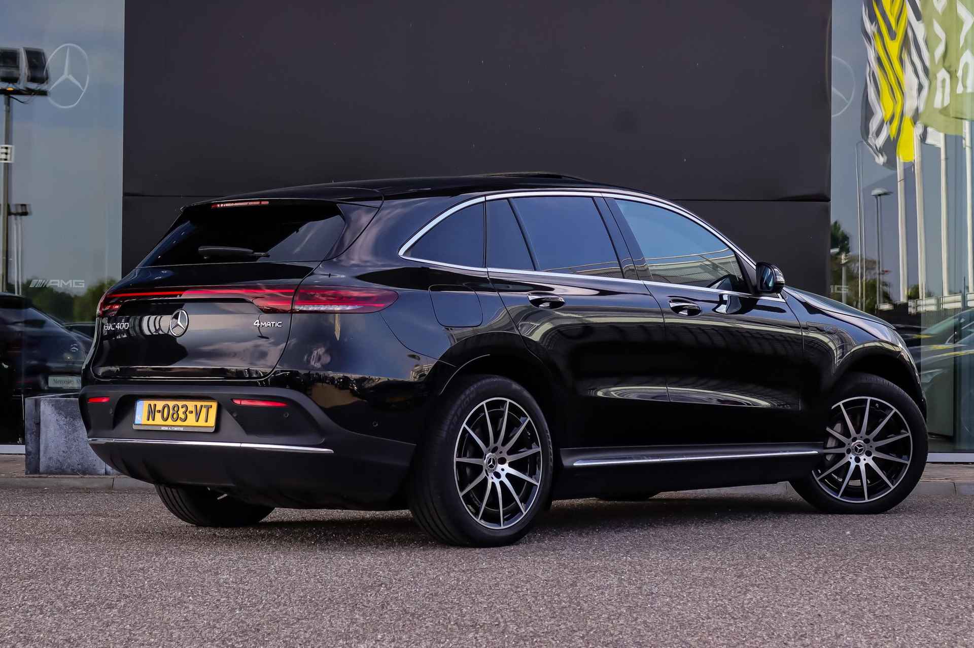 Mercedes-Benz EQC EQC 400 4MATIC Business Solution AMG | Corporate Pakket | Burmester Audio | Head-Up | Schuifdak | Distronic | 360° Camera | Multibeam LED | Sfeerverlichting - 2/42