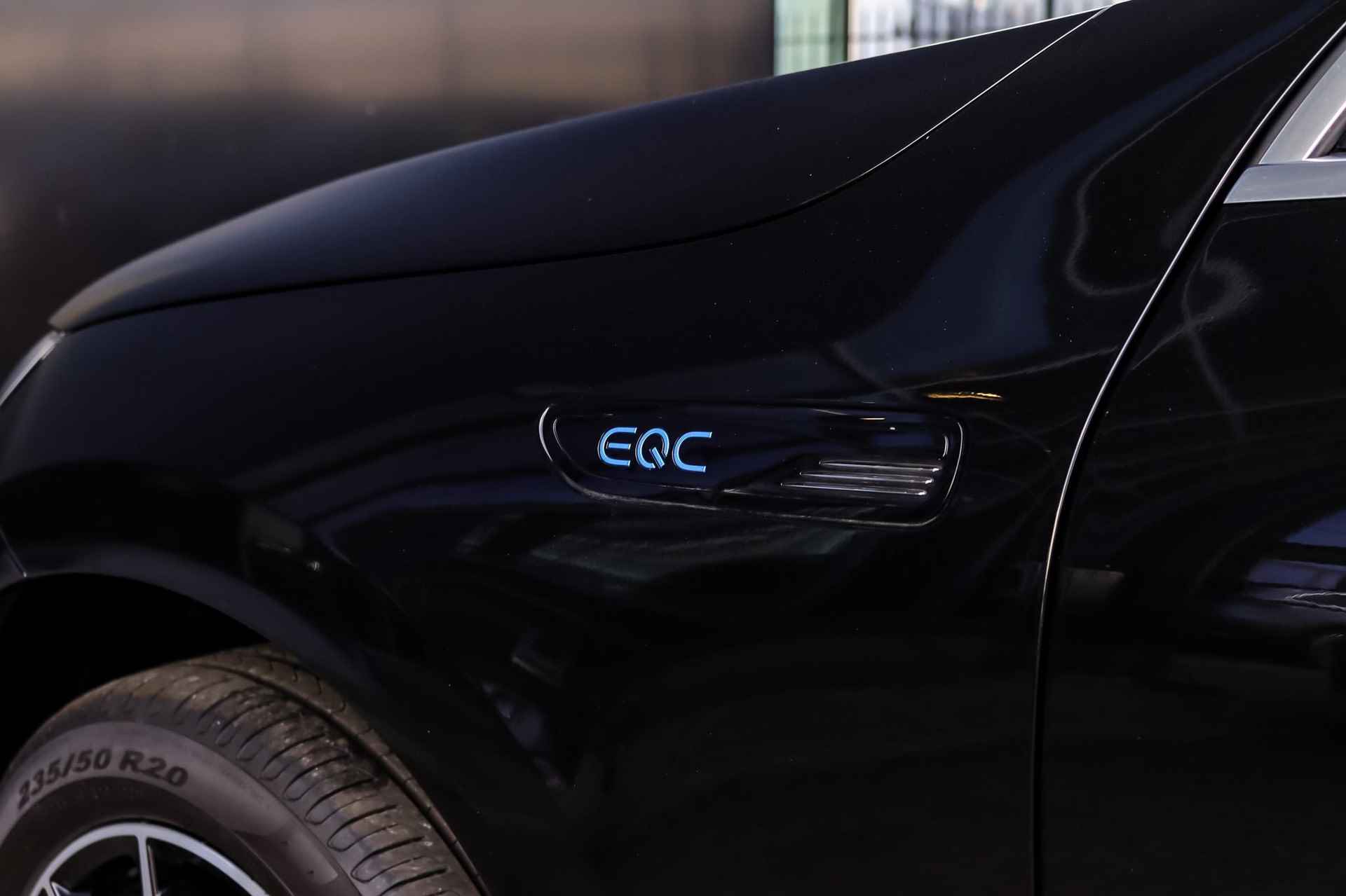 Mercedes-Benz EQC EQC 400 4MATIC Business Solution AMG | Corporate Pakket | Burmester Audio | Head-Up | Schuifdak | Distronic | 360° Camera | Multibeam LED | Sfeerverlichting - 36/42