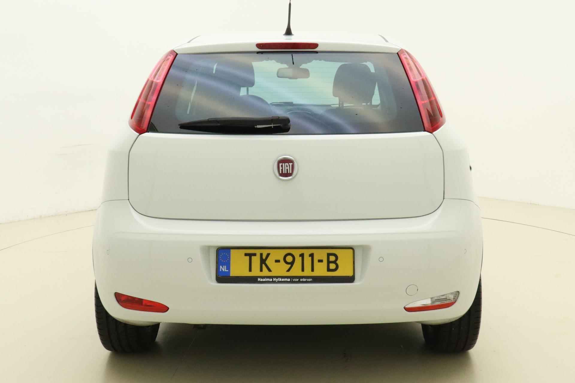 Fiat Punto 0.9 TwinAir Sempre | Navigatie | Climate control | Parkeersensoren | Lichtmetalen velgen | Weinig kilometers | 5 deuren - 12/28