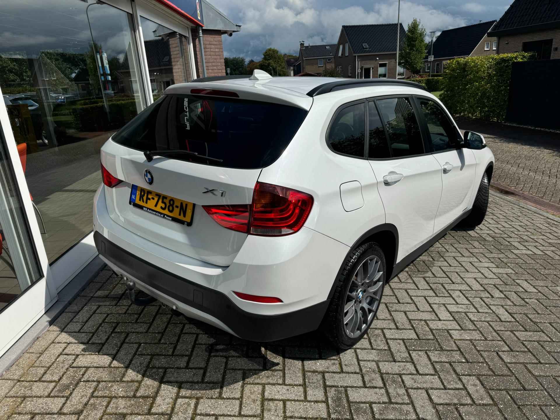 BMW X1 SDrive16d Executive I Navigatie I M-Sport I Xenon I Leder - 6/27