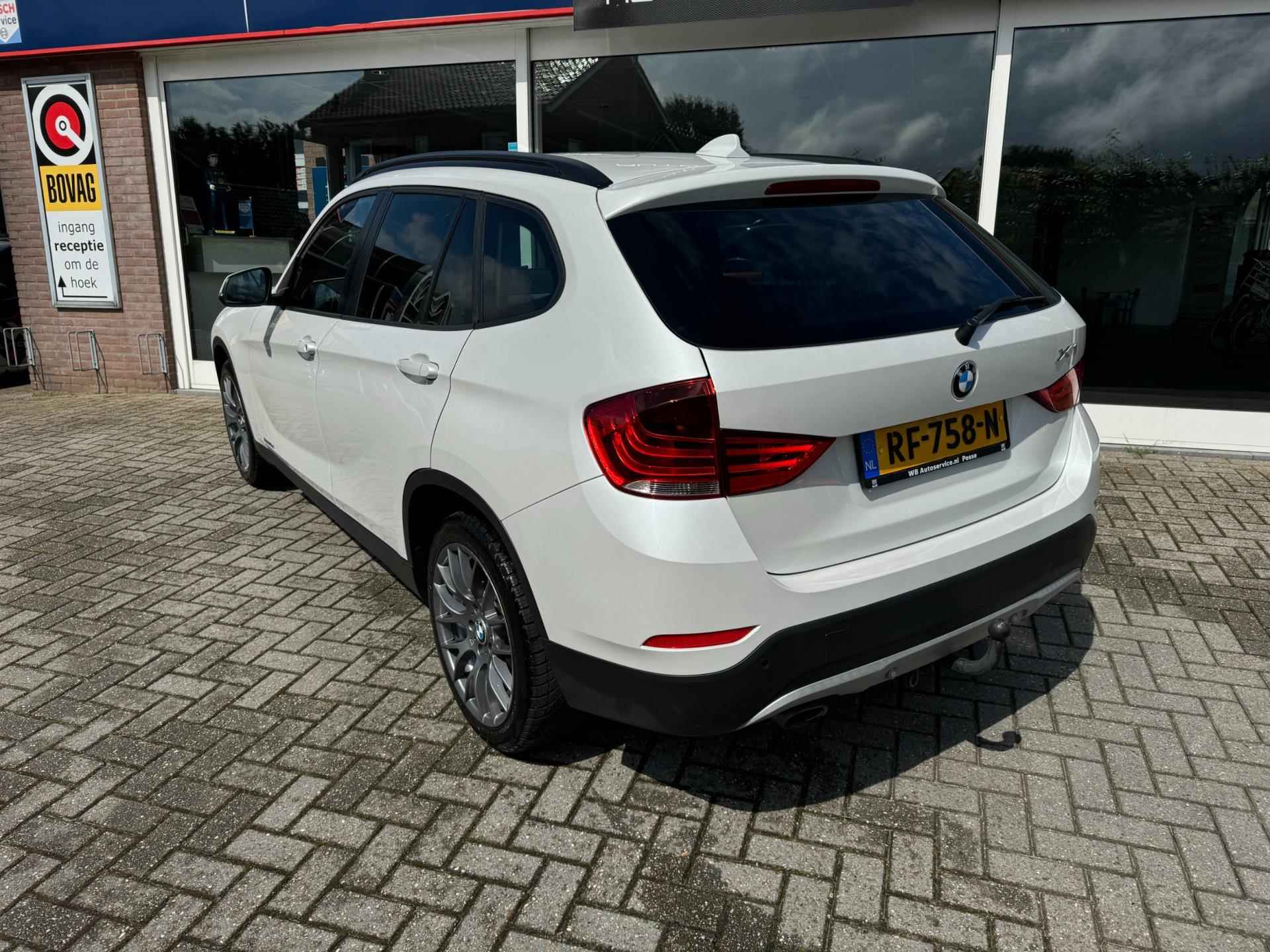 BMW X1 SDrive16d Executive I Navigatie I M-Sport I Xenon I Leder - 9/27