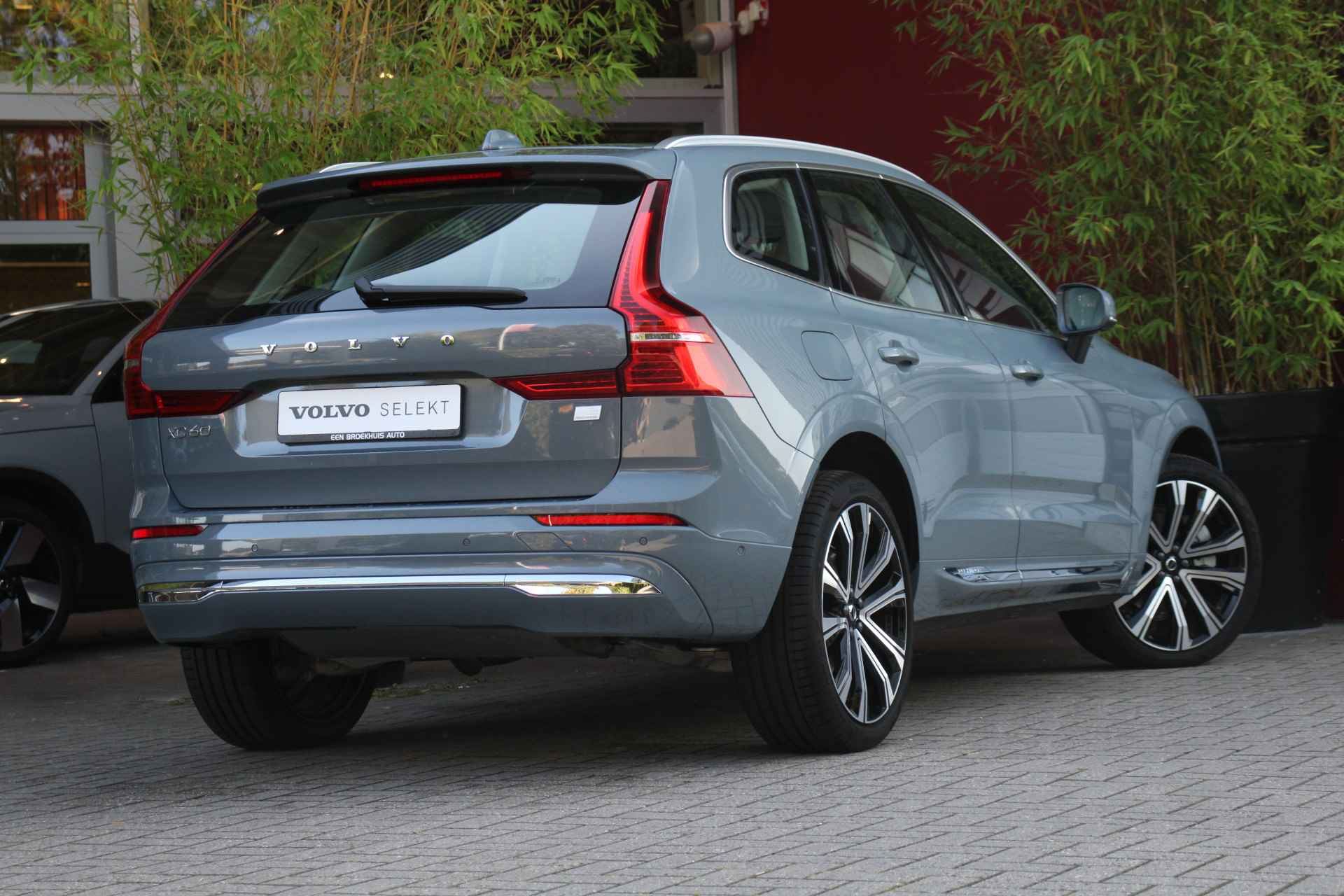 Volvo XC60 Recharge T6 AWD 350pk Plus Bright | Adaptive Cruise | BLIS | Schuifdak | Memory Seats | 360 Camera - 3/28