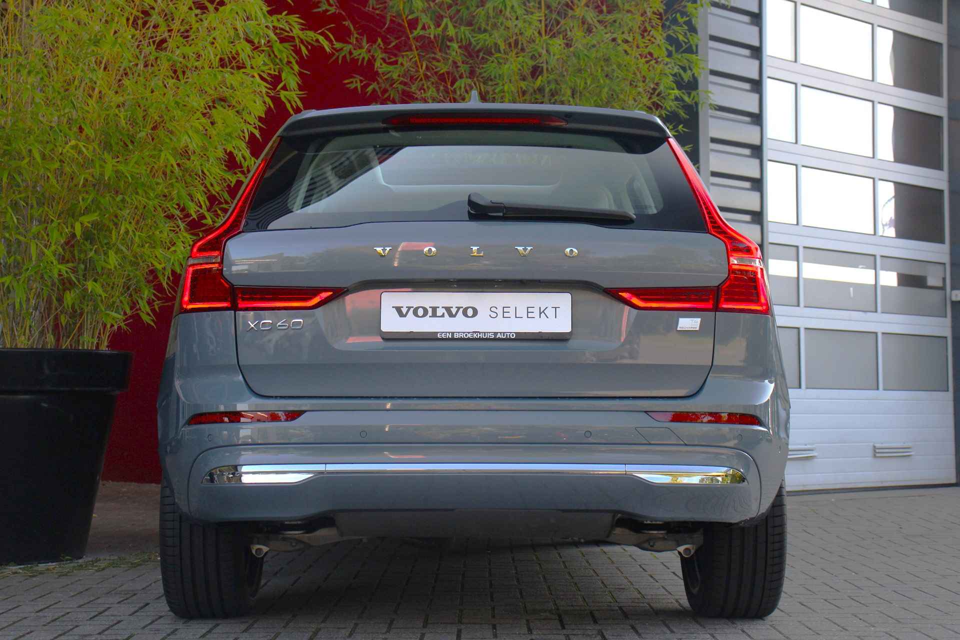 Volvo XC60 Recharge T6 AWD 350pk Plus Bright | Adaptive Cruise | BLIS | Schuifdak | Memory Seats | 360 Camera - 11/28