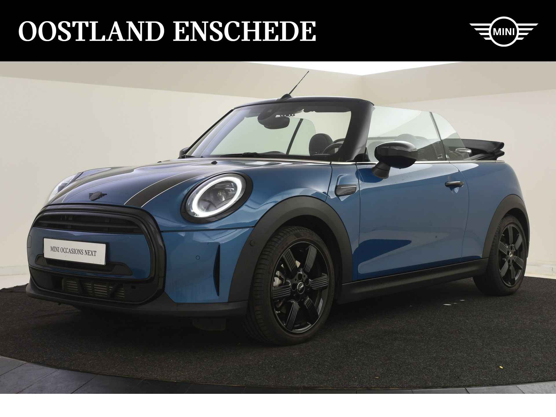 MINI Cabrio Cooper Classic Automaat / Sportstoelen / Stoelverwarming / LED / Cruise Control / Park Assistant / Harman Kardon / Achteruitrijcamera