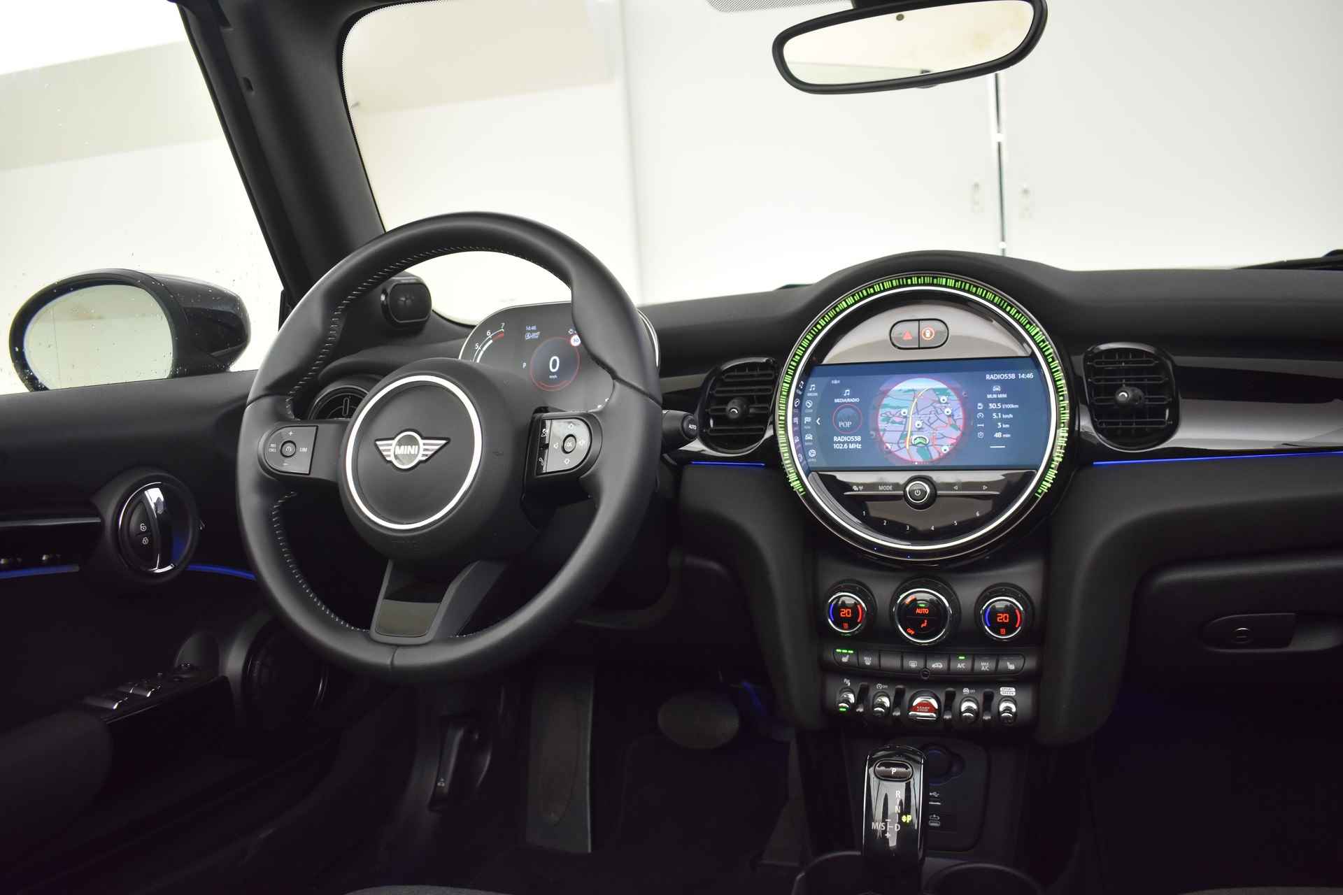 MINI Cabrio Cooper Classic Automaat / Sportstoelen / Stoelverwarming / LED / Cruise Control / Park Assistant / Harman Kardon / Achteruitrijcamera - 10/48