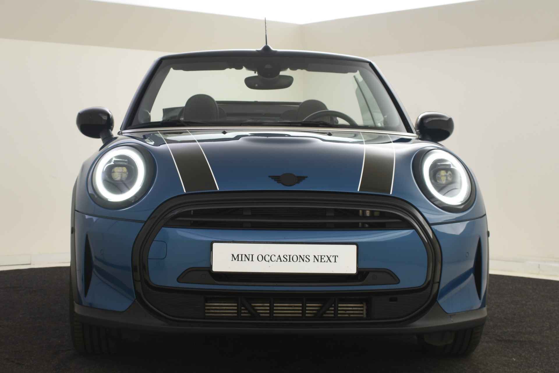 MINI Cabrio Cooper Classic Automaat / Sportstoelen / Stoelverwarming / LED / Cruise Control / Park Assistant / Harman Kardon / Achteruitrijcamera - 22/48