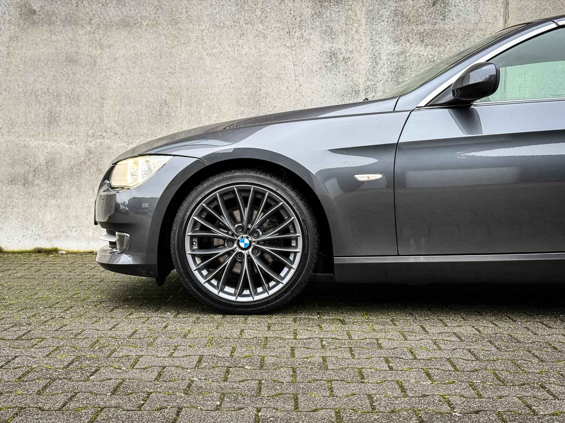 BMW 3-serie Cabrio 320i High Executive | Org. NL! | Clima | Cruise | Navi | Leder | Xenon | Metalic | PDC | - 14/46