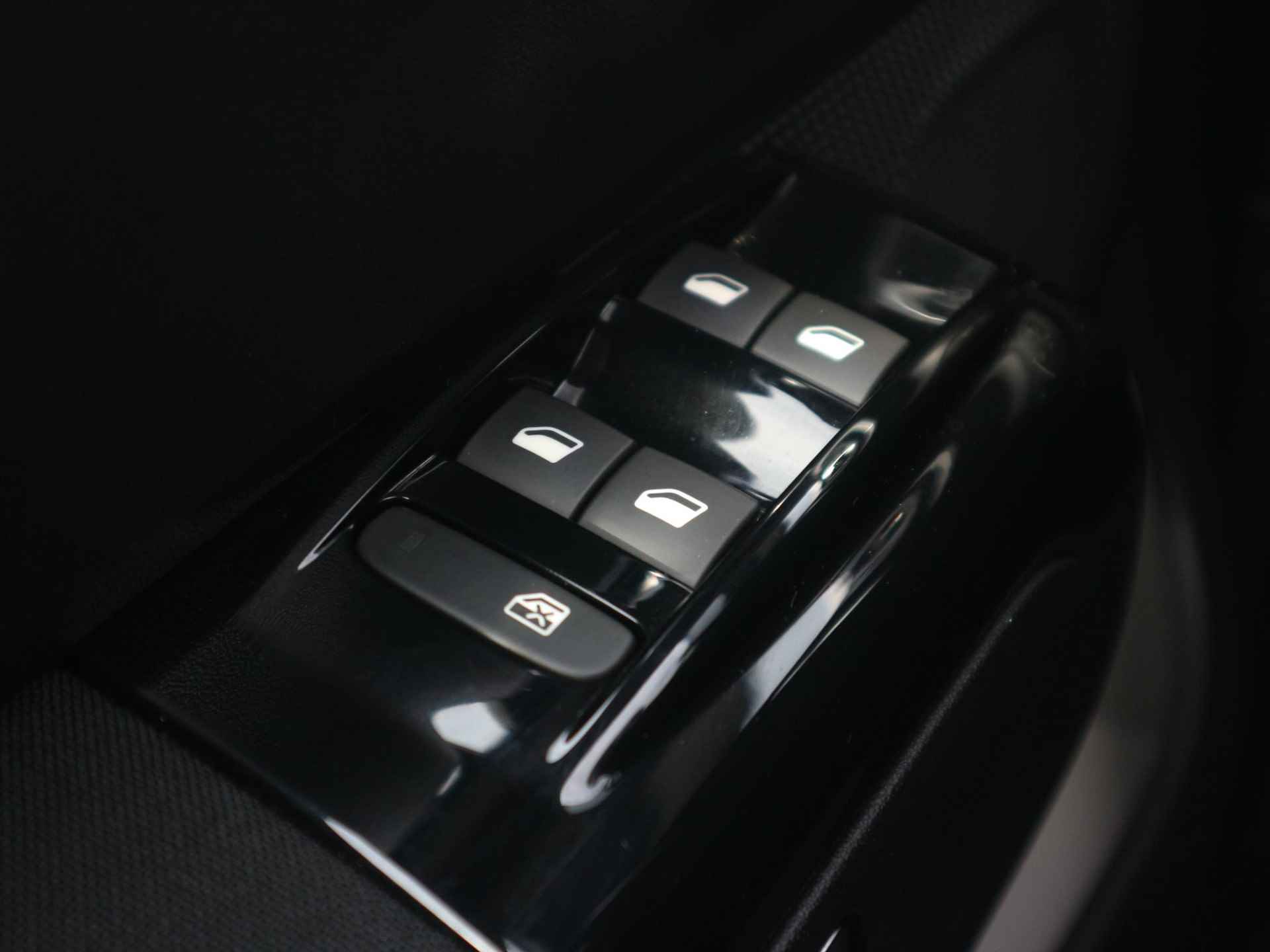 Citroen C3 1.2 110pk S&S Shine Automaat | Apple Carplay | Cruise Control | Stoelverwarming - 17/37
