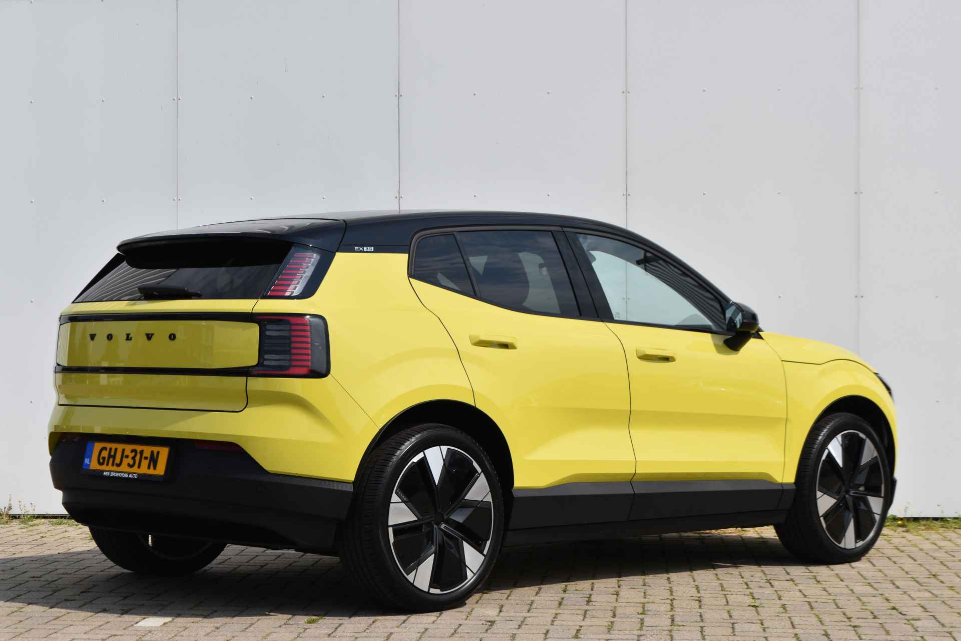 Volvo EX30 Extended Range Plus #MossYellow #20'' # - 6/34