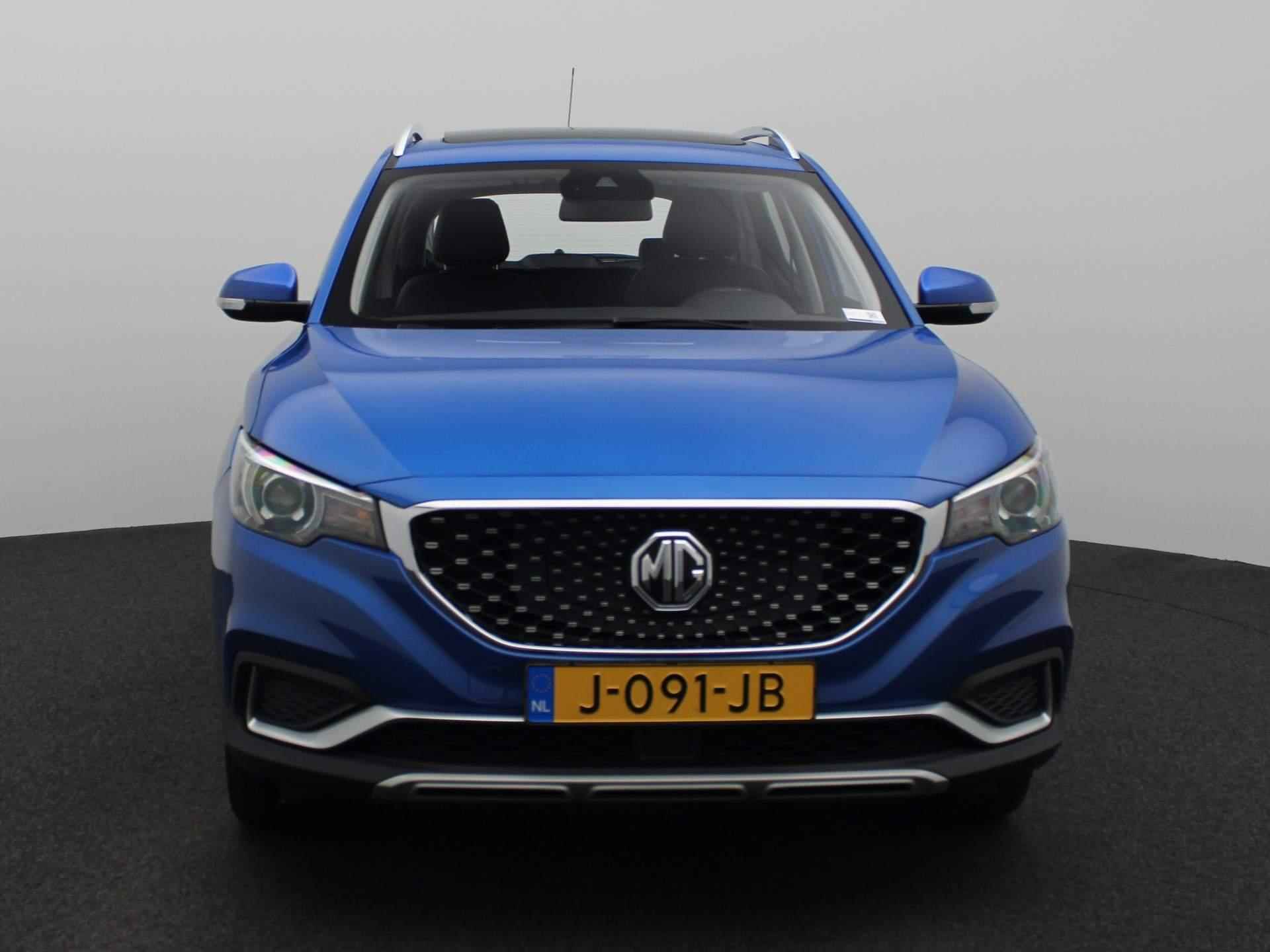 MG ZS EV Luxury 45 kWh | NAVIGATIE | ACHTERUITRIJCAMERA | AIRCO | PANORAMA-DAK | LEDEREN BEKLEDING | LED | 18" LICHTMETALEN VELGEN | - 4/41