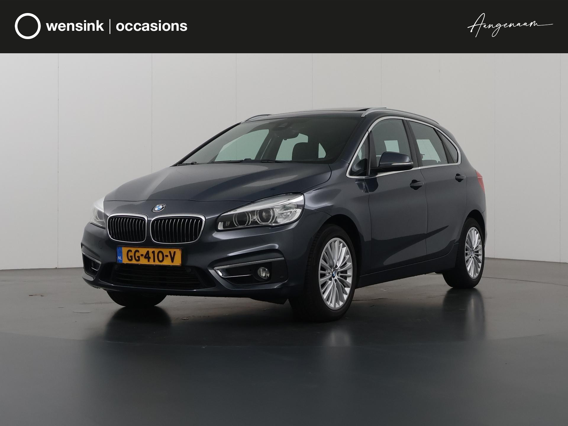 BMW 2-serie Active Tourer 220i Luxury | Lederen interieur | HUD | Sportstoelen | Panoramadak | Navigatie | Stoelen + geheugen | Stoelverwarming | Parkeersensoren |