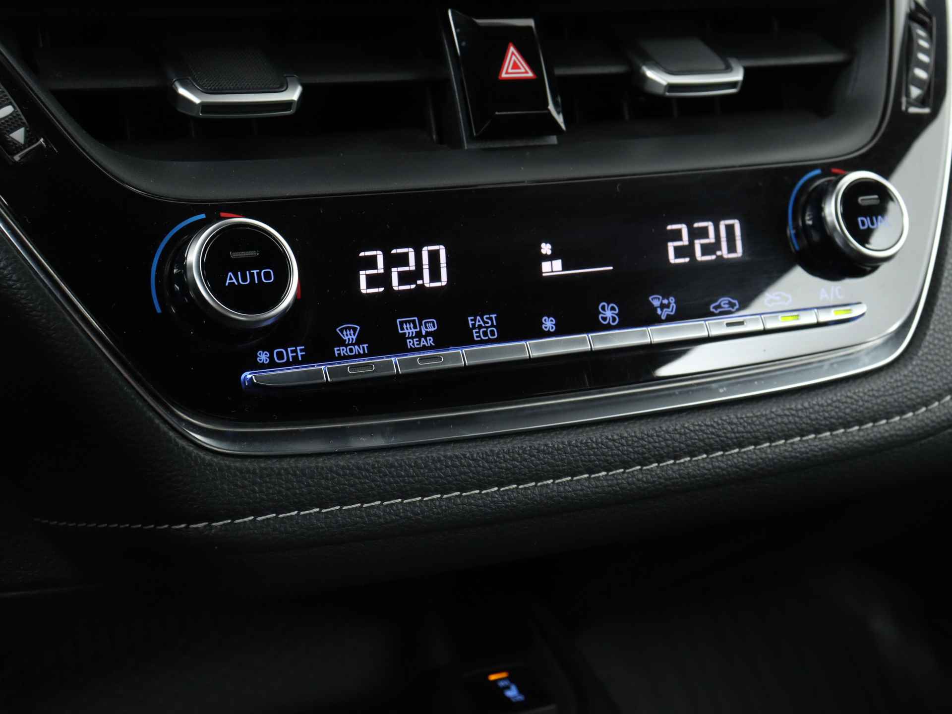 Toyota Corolla 1.8 Hybrid Active Limited | Trekhaak | Apple Carplay & Android Auto | Parkeersensoren | - 12/44