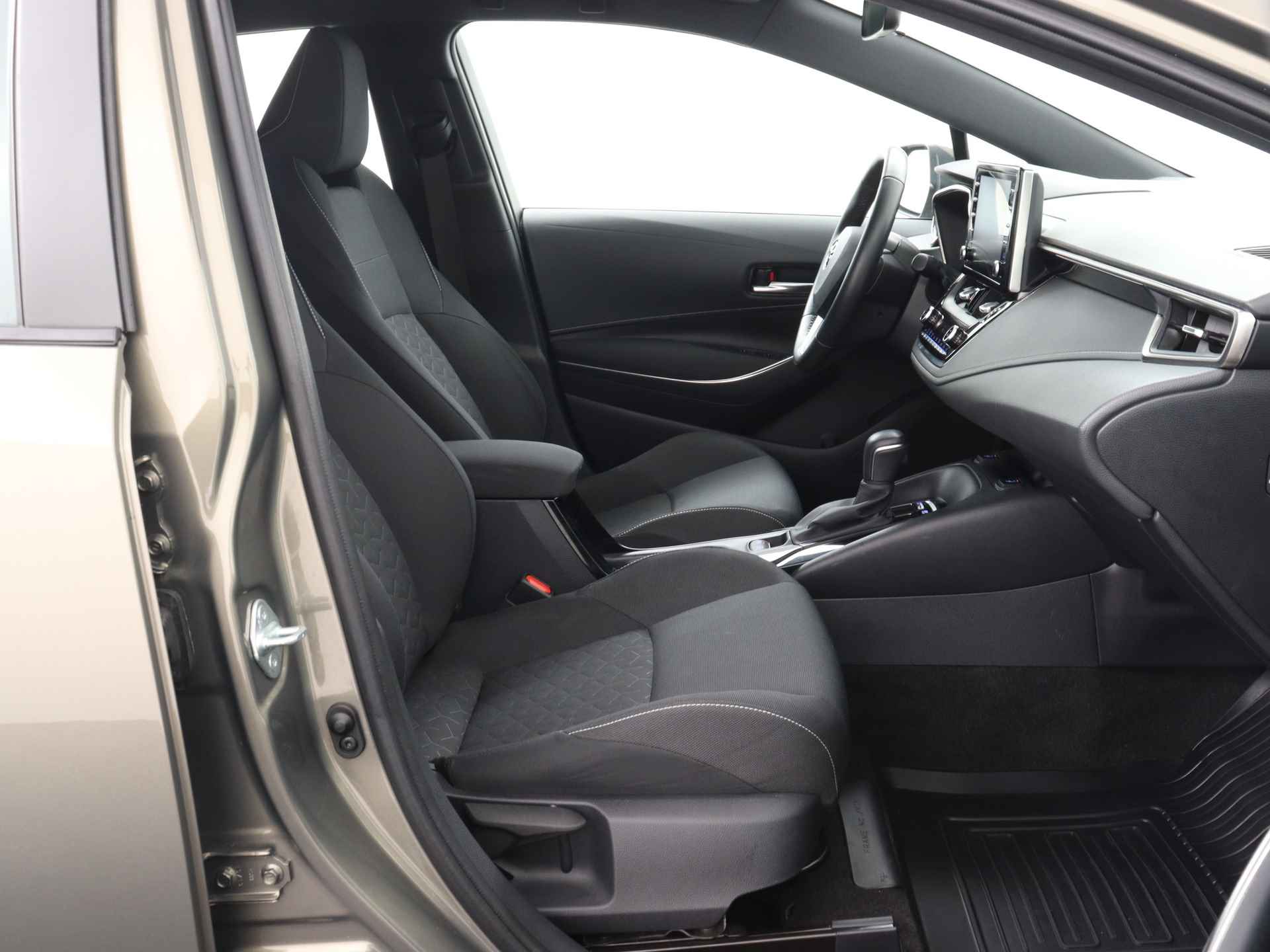 Toyota Corolla 1.8 Hybrid Active Limited | Trekhaak | Apple Carplay & Android Auto | Parkeersensoren | - 31/44